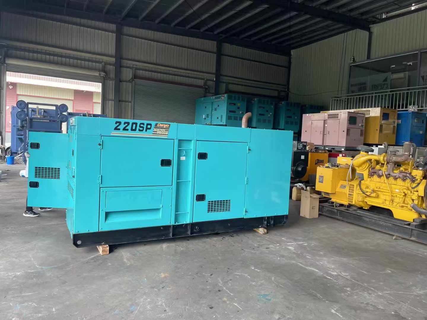 港口镇800kW 柴油发电机的输出电流波动范围是多少？