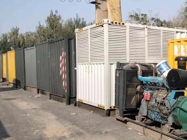 港口镇200KW柴油发电机机组每小时油耗是多少?